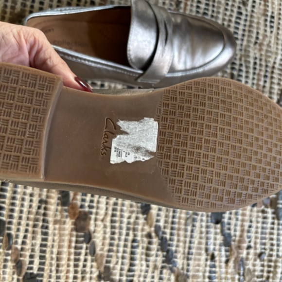 Clark’s silver loafer - Picture 4 of 4